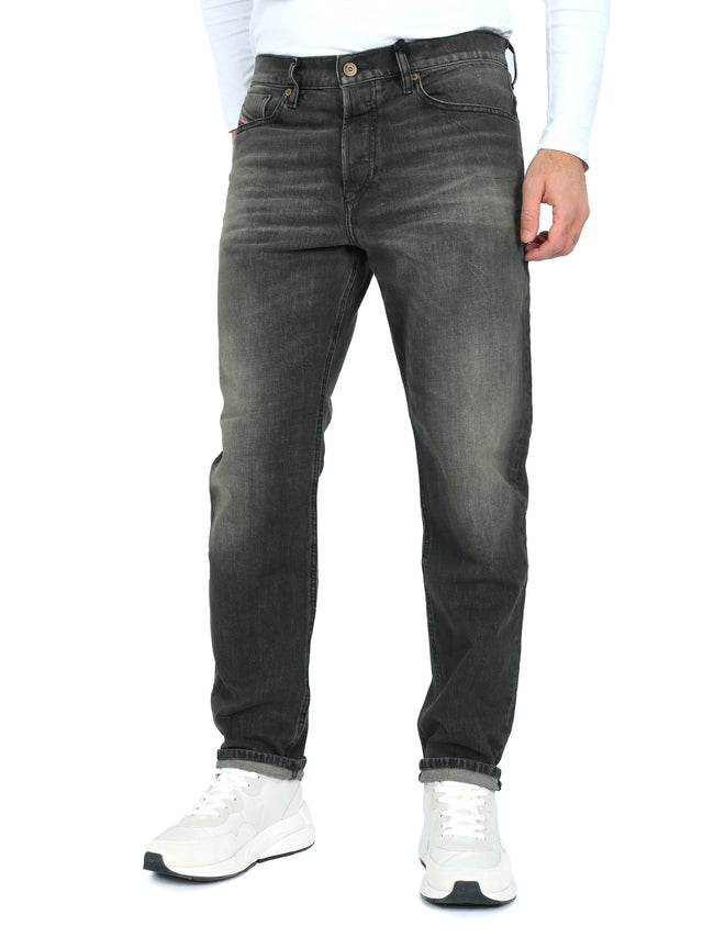 Diesel - Tapered Fit Jeans - D-Fining 09A73