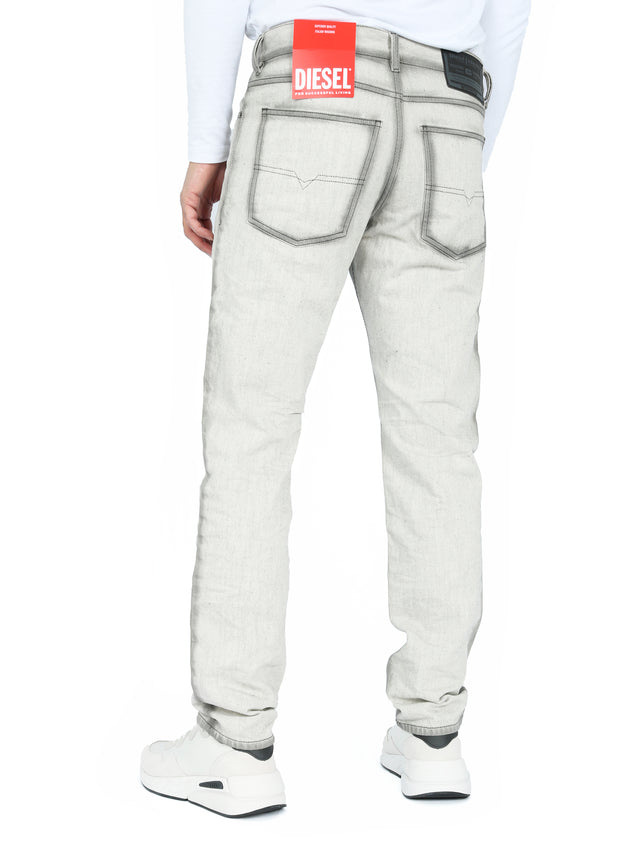 Diesel - Slim Fit Jeans - 1995 D-SARK 09C86