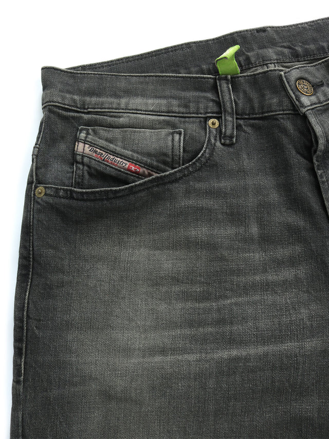 Diesel - Tapered Fit Jeans - D-Fining 09A73