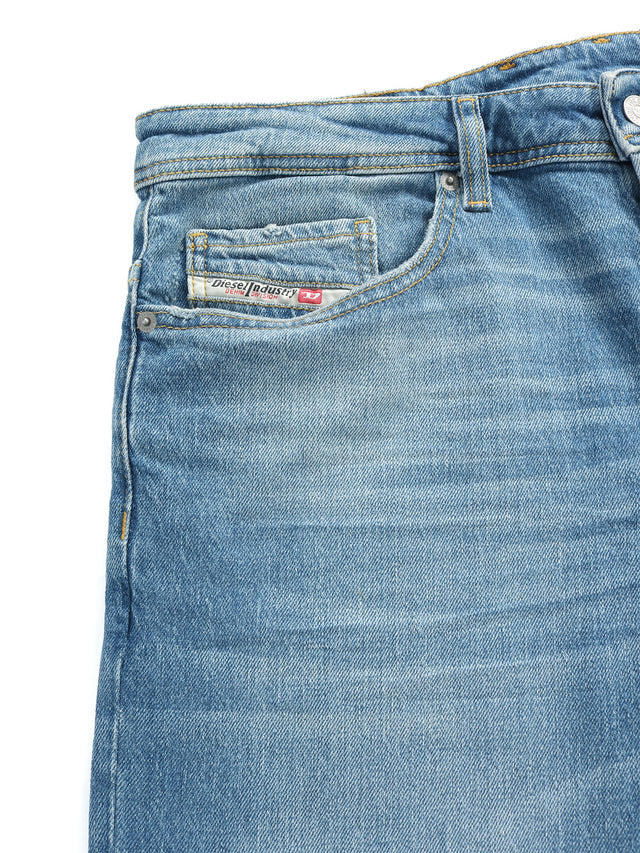 Diesel - Straight Fit Jeans - SAFADO-X R9A19