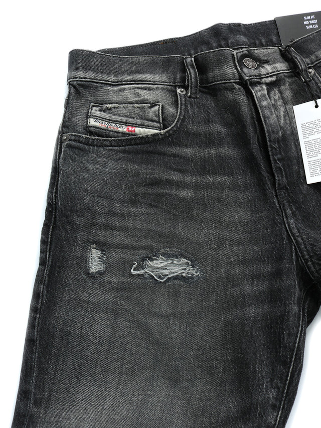 Diesel - Slim Fit Jeans - 2019 D-Strukt R9F07