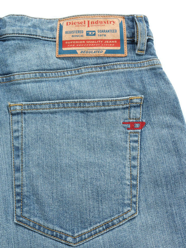 Diesel - Straight Fit Jeans - 2020 D-Viker RM046