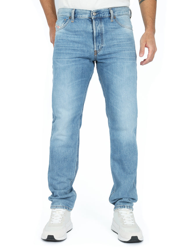 Diesel - Straight Fit Jeans - 1995 D-SARK 09C15