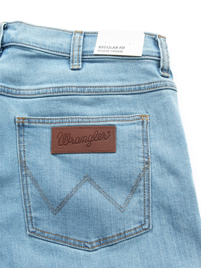 Wrangler - Regular Fit Jeans - Desert Oasis