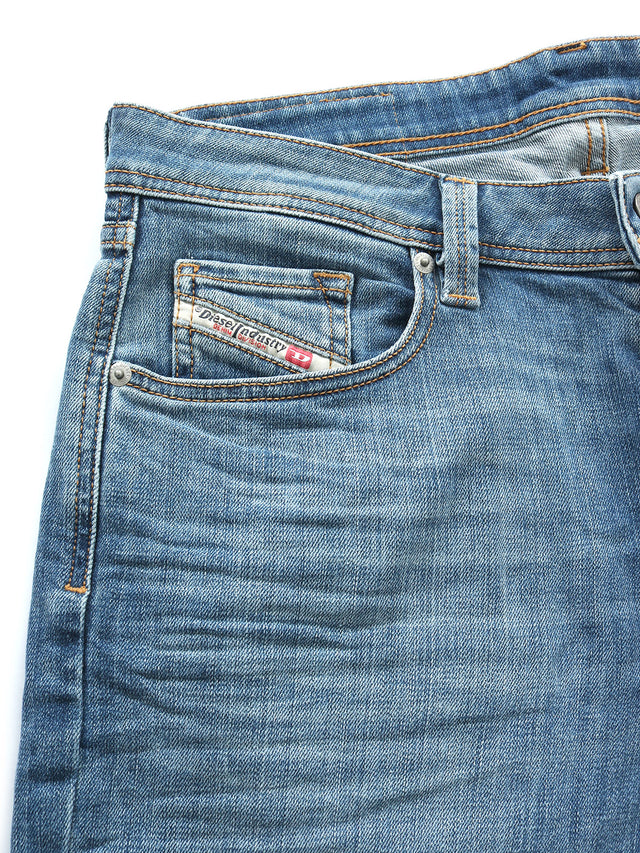 Diesel - Tapered Fit Jeans - 1986 Larkee-Beex 009ZR