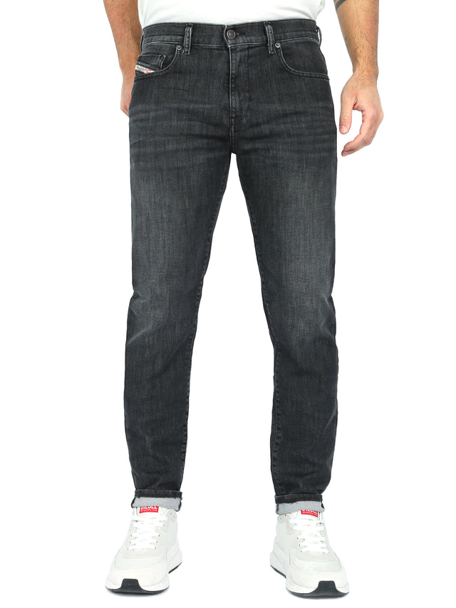 Diesel - Slim Fit JoggJeans - D-Strukt 09D52