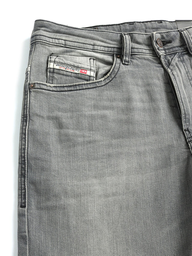 Diesel - Slim Fit Jeans - Thommer-R RB068