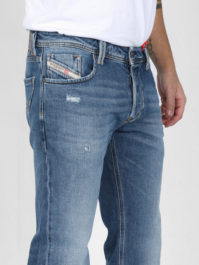 Diesel - Straight Fit Jeans - 1985 LARKEE 09I16