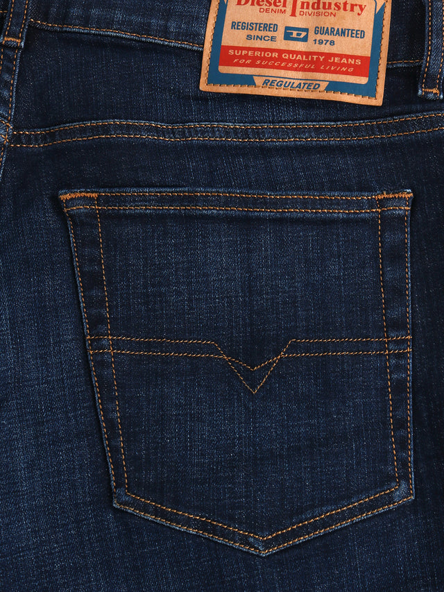 Diesel - Tapered Fit Jeans - 2023 D-Finitive 09F89