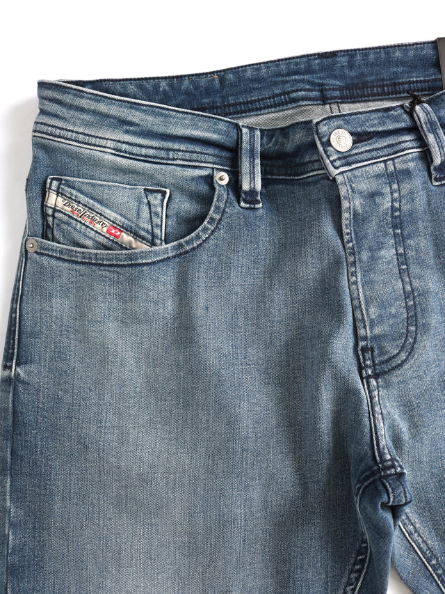 Diesel - Straight Fit Jeans - MARKEE RE021