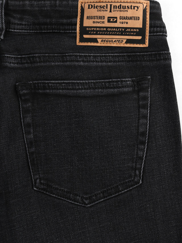Diesel - Bootcut Fit Jeans - 1969 D-EBBEY R9G61