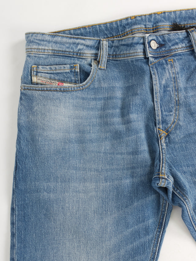 Diesel - Straight Fit Jeans - SAFADO-X R9A19
