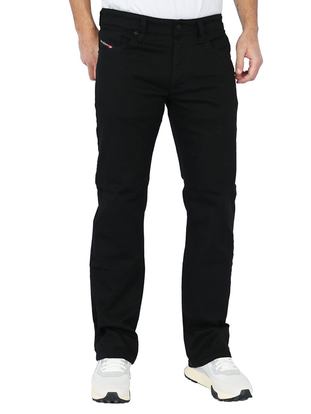 Diesel - Straight Fit Jeans - Larkee-X 0688H