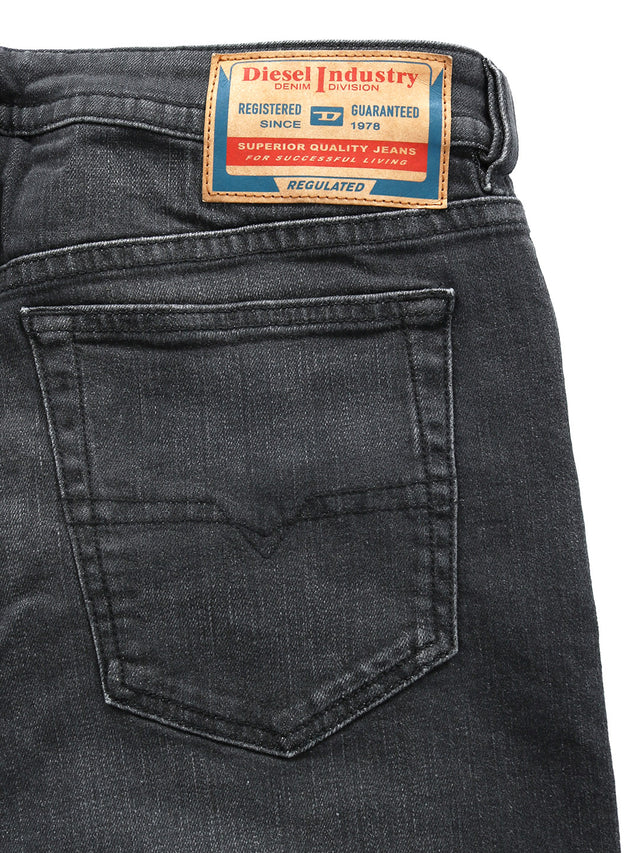Diesel - Tapered Fit Jeans - Buster-X RM043