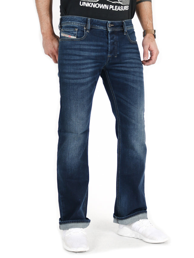 Diesel - Regular Bootcut Jeans - Zatiny R86L0