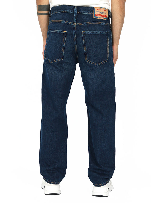 Diesel - Relaxed Fit Jeans - 2010 D-Macs 09B96