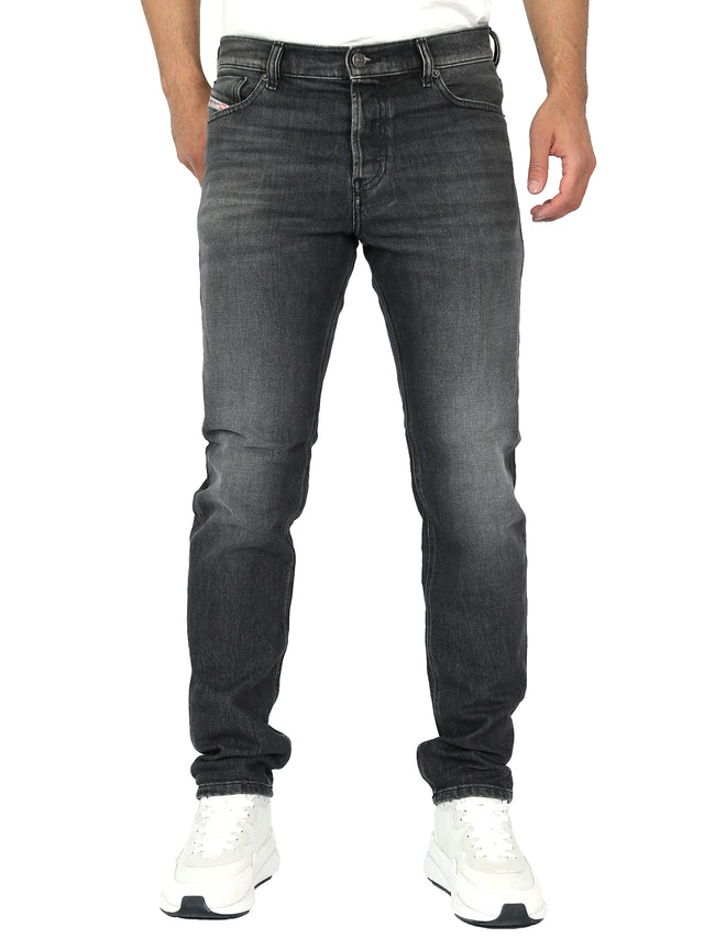 Diesel - Straight Fit Jeans - 1995 D-SARK 09F84