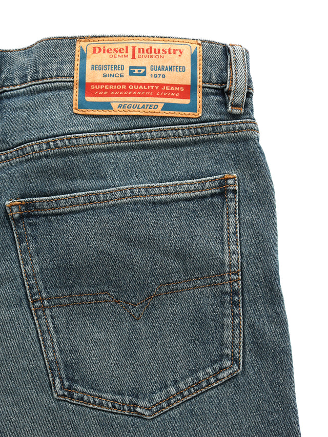 Diesel - Straight Fit Jeans - 1995 D-SARK 09F74