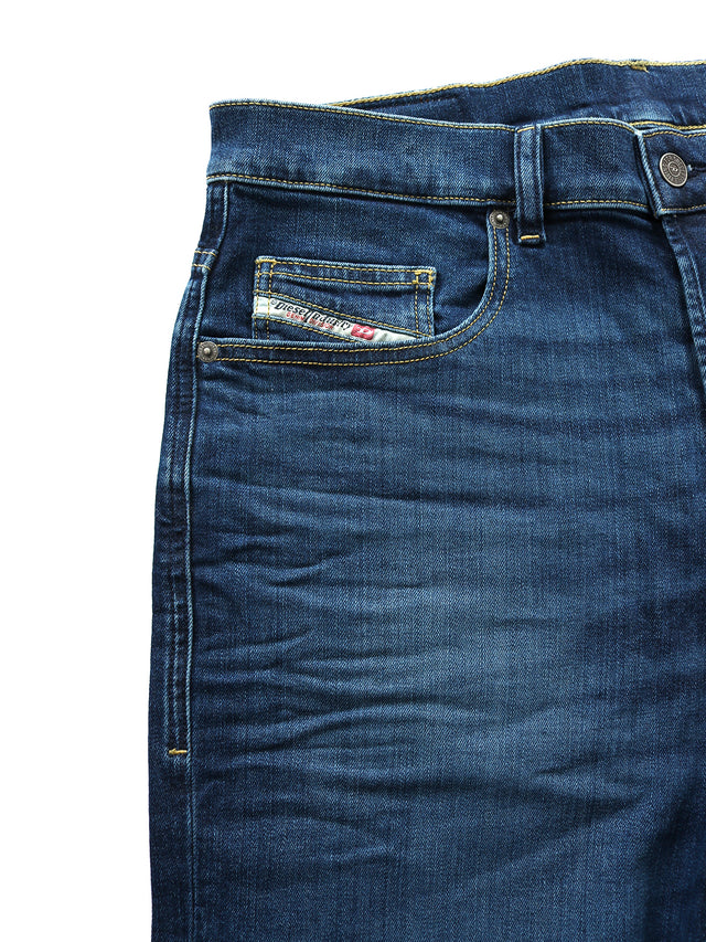 Diesel - Straight Fit Jeans - 2020 D-Viker RM042