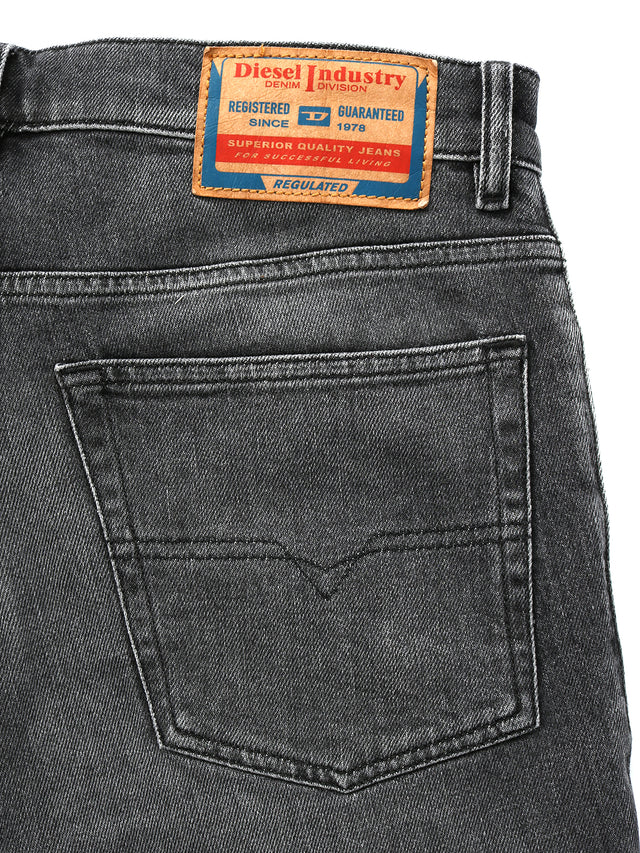 Diesel - Tapered Fit Jeans - 2023 D-Finitive 09F84