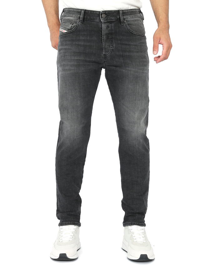 Diesel - Tapered Fit Jeans - D-Yennox 09G82