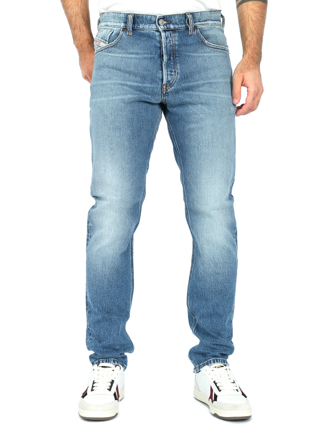 Diesel - Straight Fit Jeans - 1995 D-SARK 007T2