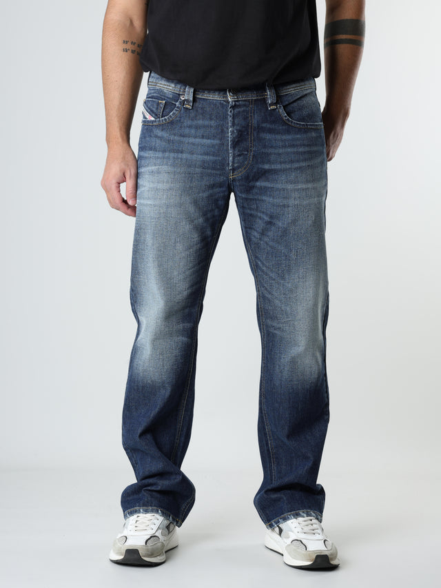 Diesel - Straight Fit Jeans - Larkee-X