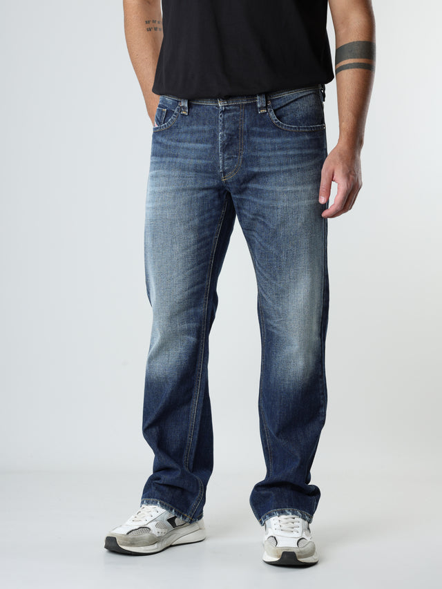 Diesel - Straight Fit Jeans - Larkee-X