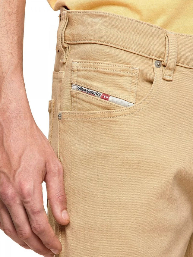 Diesel - Tapered Fit Jeans - D-Yennox 009HA-70Q