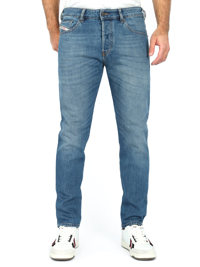 Diesel - Tapered Fit Jeans - D-Yennox 09G83