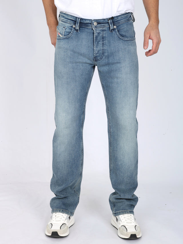 Diesel - Straight Fit Jeans - MARKEE RE021