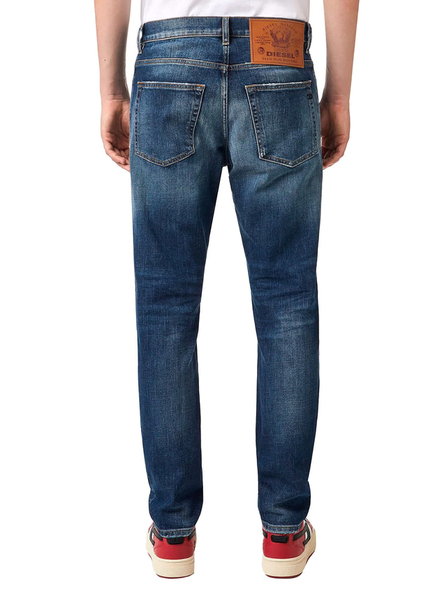 Diesel - Tapered Fit Jeans - D-Fining 09A92