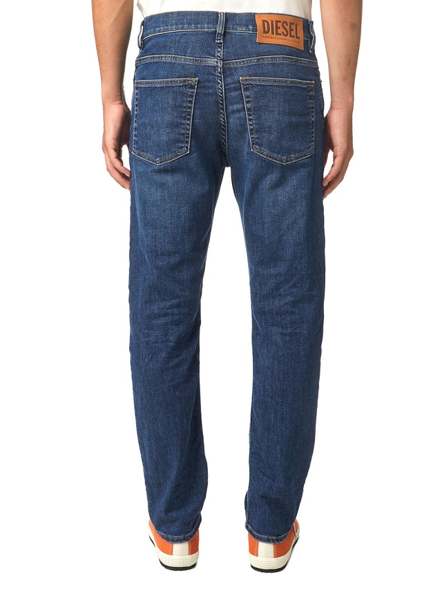 Diesel - Tapered Fit Jeans - D-Fining 09B06
