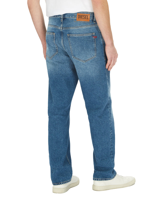 Diesel - Straight Fit Jeans - D-Macs 009MG