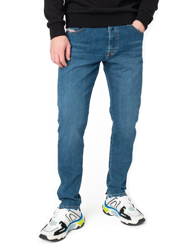 Diesel - Tapered Fit Jeans - D-Yennox 009DG