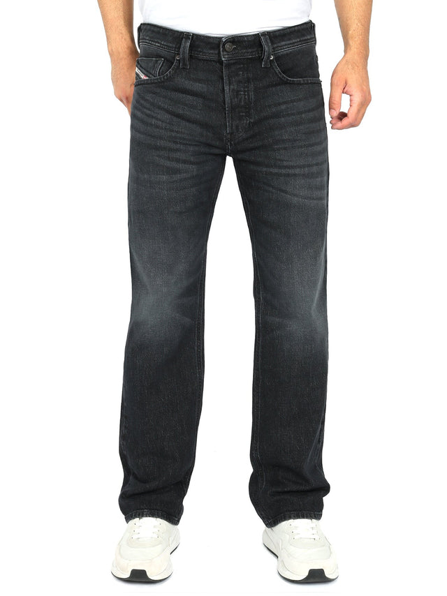 Diesel - Straight Fit Jeans - MARKEE R9H20