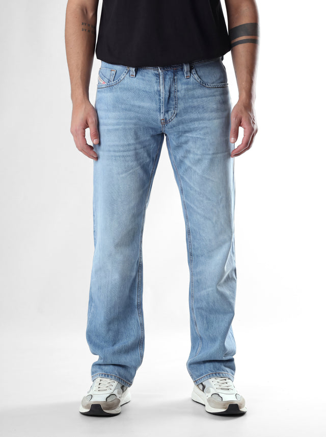 Diesel - Straight Fit Jeans - MARKEE R68DJ