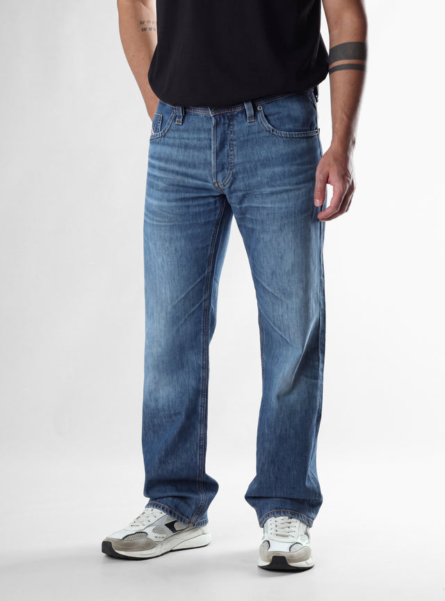 Diesel - Straight Fit Jeans - MARKEE R68DX