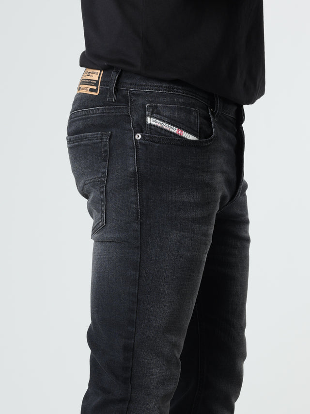 Diesel - Skinny Fit Jeans - TROXER R928X