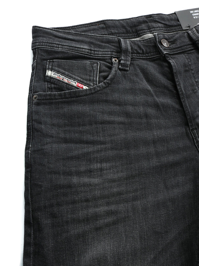 Diesel - Straight Fit Jeans - Larkee-X