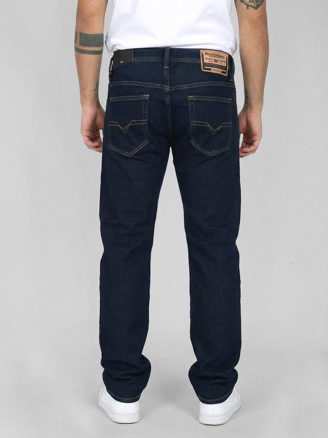 Diesel - Straight Fit Jeans - MARKEE RE019
