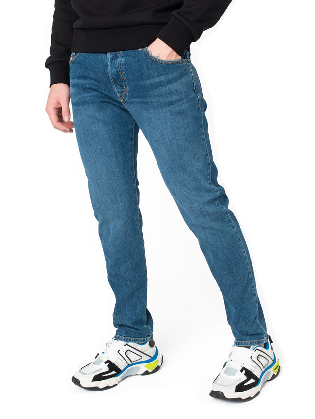 Diesel - Tapered Fit Jeans - D-Yennox 009DG